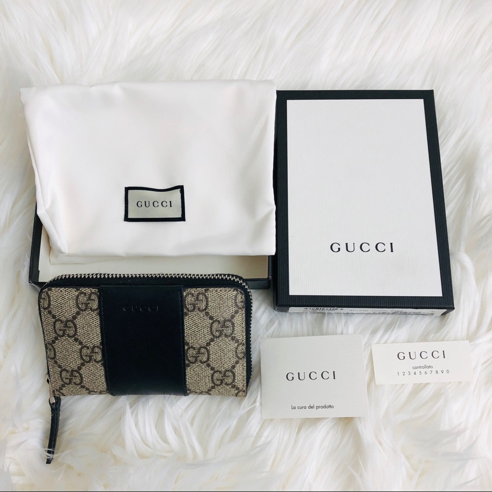 Gucci Beige/Ebony GG Supreme Zip Card Case Wallet